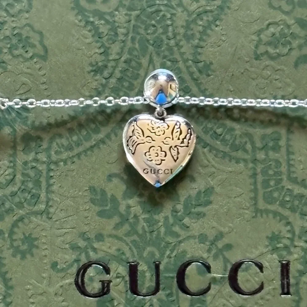 NWT Gucci Blind For Love Heart Necklace Silver Crystal OS